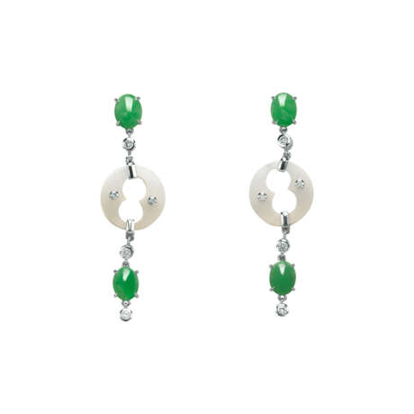 NO RESERVE - SET OF JADEITE AND DIAMOND JEWELLERY - фото 2