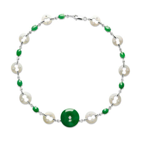 NO RESERVE - SET OF JADEITE AND DIAMOND JEWELLERY - фото 6