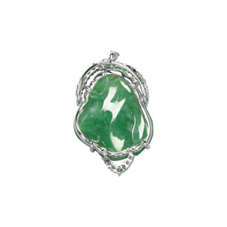 NO RESERVE - JADEITE AND DIAMOND PENDANT - фото 2