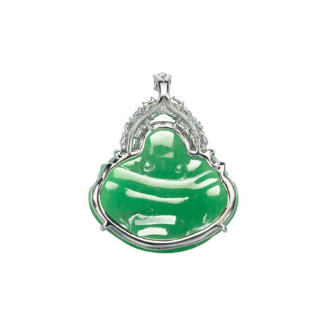 NO RESERVE - JADEITE AND DIAMOND PENDANT - фото 2