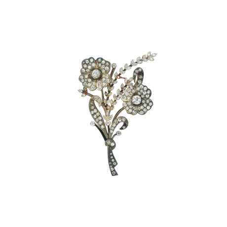 NO RESERVE - GROUP OF DIAMOND JEWELLERY - фото 2