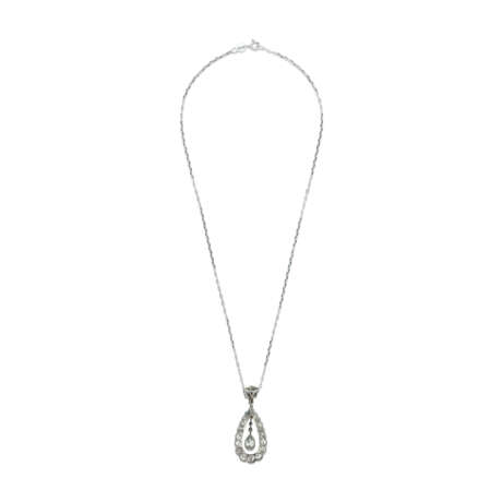 NO RESERVE - GROUP OF DIAMOND JEWELLERY - фото 7