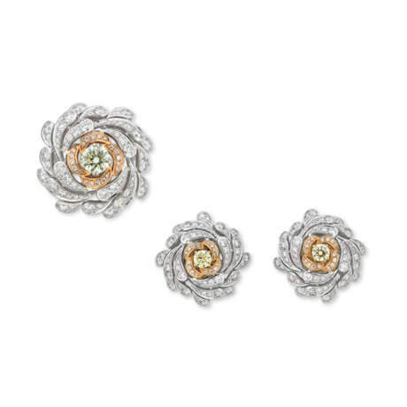 SET OF COLOURED DIAMOND AND DIAMOND JEWELLERY - Foto 1