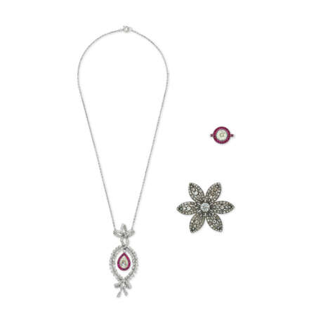 NO RESERVE - GROUP OF DIAMOND AND RUBY JEWELLERY - Foto 1
