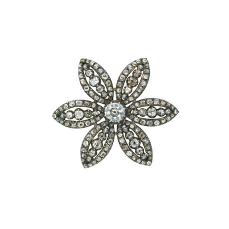 NO RESERVE - GROUP OF DIAMOND AND RUBY JEWELLERY - Foto 2