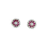NO RESERVE - GRAFF RUBY AND DIAMOND EARRINGS; TOGEHTER WITH A RUBY AND DIAMOND RING - photo 2