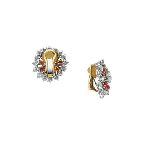 NO RESERVE - GRAFF RUBY AND DIAMOND EARRINGS; TOGEHTER WITH A RUBY AND DIAMOND RING - photo 3