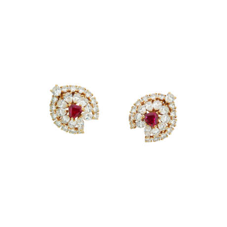 CARTIER SET OF RUBY AND DIAMOND JEWELLERY - photo 2