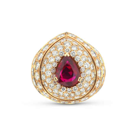 CARTIER SET OF RUBY AND DIAMOND JEWELLERY - photo 4