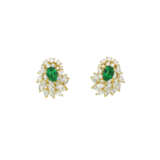 EMERALD AND DIAMOND EARRINGS - photo 1