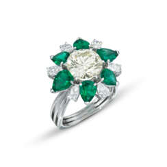 NO RESERVE - DIAMOND AND EMERALD RING