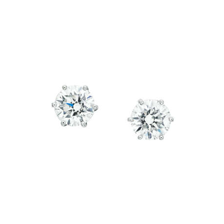 NO RESERVE - DIAMOND EARRINGS AND NECKLACE - photo 2