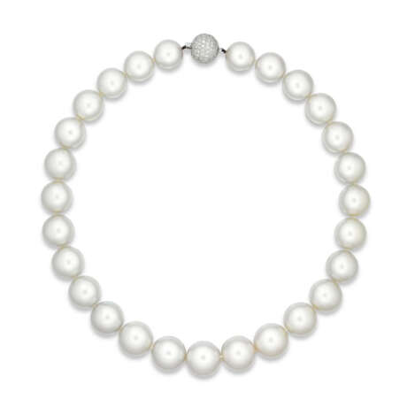 NO RESERVE - PEARL AND DIAMOND NECKLACE - photo 1
