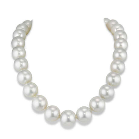 NO RESERVE - PEARL AND DIAMOND NECKLACE - photo 3