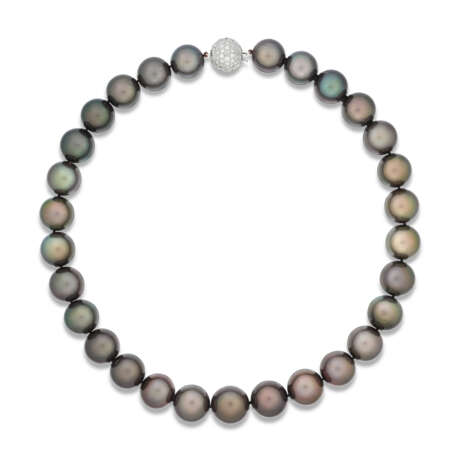 NO RESERVE - PEARL AND DIAMOND NECKLACE - photo 1