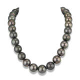 NO RESERVE - PEARL AND DIAMOND NECKLACE - photo 3