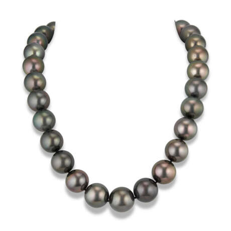 NO RESERVE - PEARL AND DIAMOND NECKLACE - photo 3