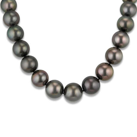NO RESERVE - PEARL AND DIAMOND NECKLACE - photo 4