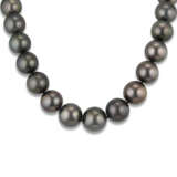 NO RESERVE - PEARL AND DIAMOND NECKLACE - photo 4