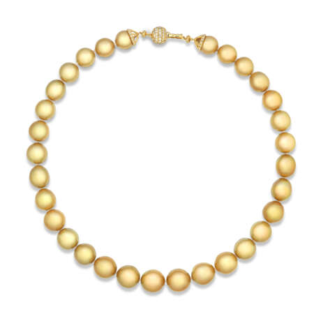 NO RESERVE - PEARL, DIAMOND AND SAPPHIRE NECKLACE AND RING - photo 4