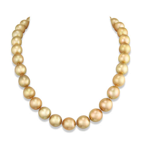 NO RESERVE - PEARL, DIAMOND AND SAPPHIRE NECKLACE AND RING - photo 6