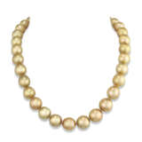 NO RESERVE - PEARL, DIAMOND AND SAPPHIRE NECKLACE AND RING - photo 6