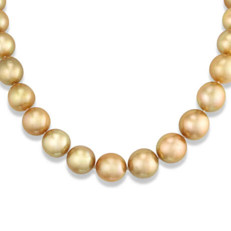 NO RESERVE - PEARL, DIAMOND AND SAPPHIRE NECKLACE AND RING - photo 7