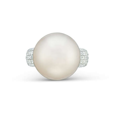 NO RESERVE - MIKIMOTO PEARL NECKLACE; TOGETHER WITH A PEARL AND DIAMOND RING - photo 2