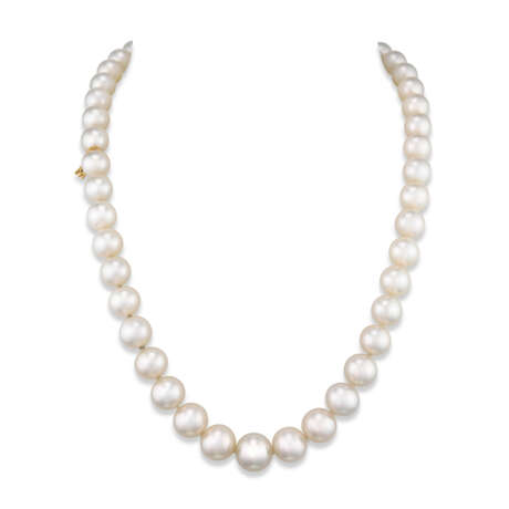 NO RESERVE - MIKIMOTO PEARL NECKLACE; TOGETHER WITH A PEARL AND DIAMOND RING - photo 6
