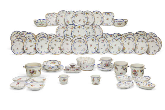 PARTIE DE SERVICE COMPOSITE EN PORCELAINE DE S&#200;VRES - Foto 1