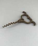 Metal. Corkscrew Four Finger Pull