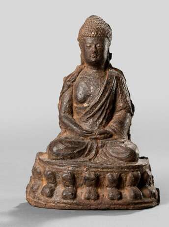 Eisenfigur des Buddha Shakyamuni auf einem Lotos - photo 1