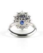 Product catalog. Gold ring with natural sapphire and diamonds 