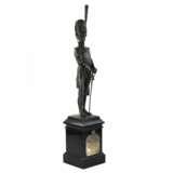 Figure en bronze d`un officier. Alfred Olson. Stone bordeaux At the turn of 19th -20th century - Foto 1
