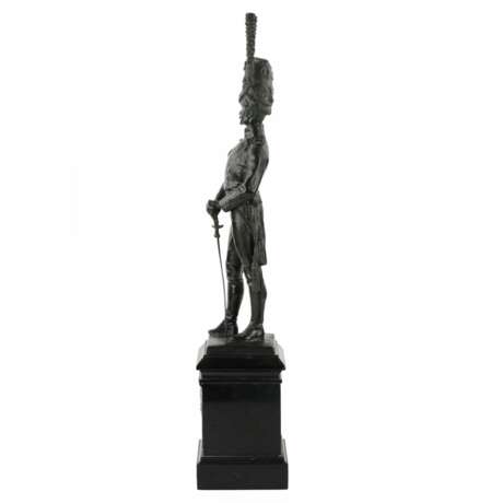 Figure en bronze d`un officier. Alfred Olson. Stone bordeaux At the turn of 19th -20th century - Foto 4