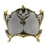 Bouhon. Fireplace screen in gilded bronze with metal protective mesh Louis XV style. Metal Neorococo 19th century - photo 4