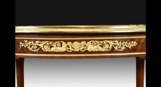 Oval coffee table in Louis XVI style model Adam Weisweiler. France 19th century Mahogany and Gilded bronze mercury 19th century - photo 1