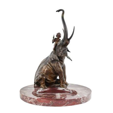 Franz Bergman. Decorative dish for small items made of marble with a bronze figure of an elephant. Marble Early 20th century - photo 2