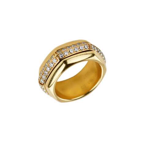 Bague ecrou en or 18 carats avec diamants. Possession de Piaget. Diamants 21th century - photo 5