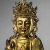 Feuervergoldete Bronze des Guanyin mit einer Schale - фото 2