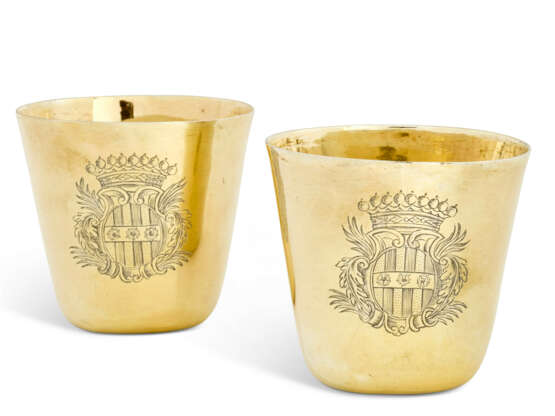 PAIRE DE GOBELETS DE VOYAGE OU FAUSTBECHERS SUISSES EN VERMEIL - photo 1
