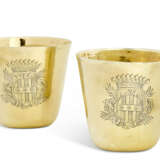 PAIRE DE GOBELETS DE VOYAGE OU FAUSTBECHERS SUISSES EN VERMEIL - photo 1