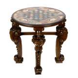 Une impressionnante table dechecs avec de precieuses mosa&iuml;ques romaines sur des pieds sculptes. Bois naturel Eclecticism 19th century - photo 6