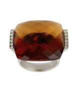 Aperçu. Bague en or blanc 18 carats avec c&eacute;trine couleur cognac et diamants. Italie. Deuxi&egrave;me moiti&eacute; du 20e si&egrave;cle. 