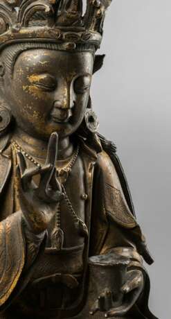 Feuervergoldete Bronze des Guanyin auf einem Lotos - фото 2