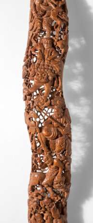 Feines Zepter mit Dekor von Luohan und Unsterblichen aus hellbraunem Holz - Foto 3