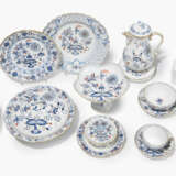 Meissen, Tafel- und Kaffeeservice "Reiches Zwiebelmuster" - фото 1