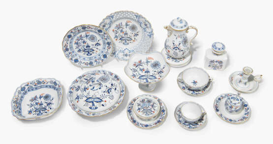 Meissen, Tafel- und Kaffeeservice "Reiches Zwiebelmuster" - фото 1
