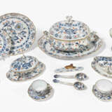 Meissen, Tafel- und Kaffeeservice "Reiches Zwiebelmuster" - photo 1