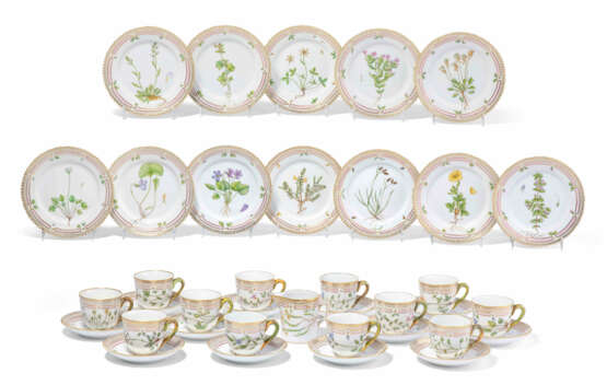 Royal Copenhagen, Serviceteile "Flora Danica" - photo 1